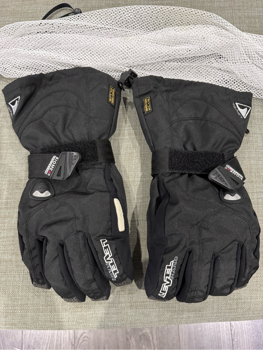 Womenโs BioMex butterfly protection gloves